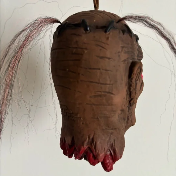 Spirit Halloween shrunken head hangging decoration - Picture 5 of 16